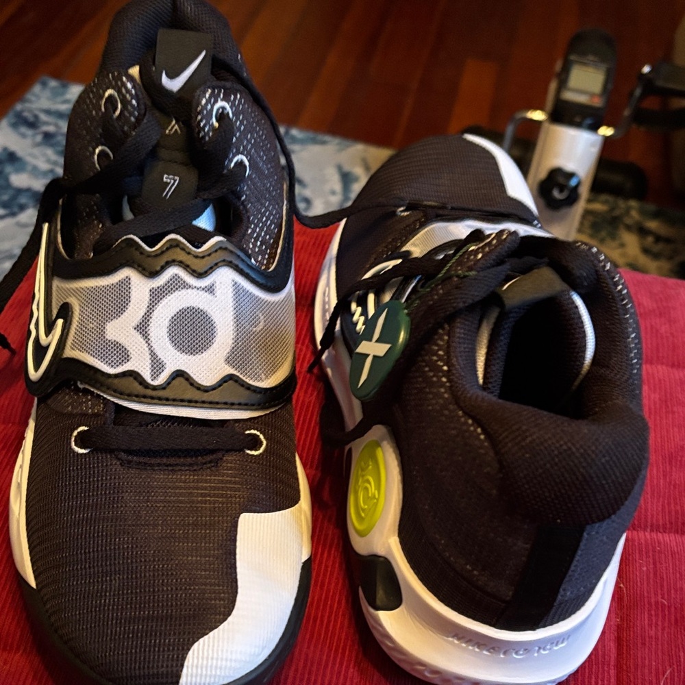 Nike Black and White Sneakers
